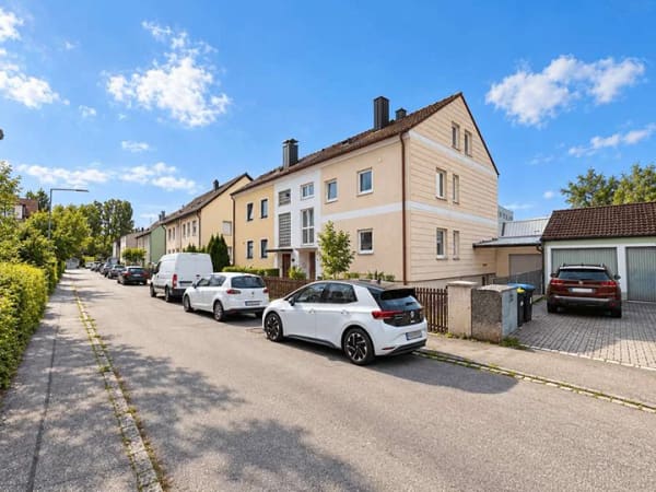Immobilie in Dachau - Wohnen, vermieten, verbinden – Mehrfamilienhaus mit drei Wohneinheiten in Dachau zu verkaufen! - Bild 0