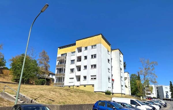Immobilie in Sulzbach/Saar - Attraktive neu modernisierte Hoch- Parterre 3 ZKB Wohnung mit Balkon in Sulzbach - Bild 1