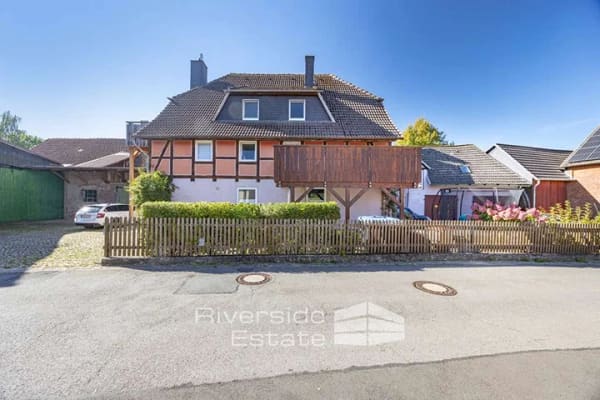 Immobilie in Aerzen - Groß Berkel | Vermietetes 3-Familienhaus mit Scheune, Garagen & ca. 320 m² Wohnfläche! - Bild 1