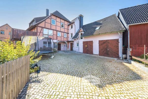 Immobilie in Aerzen - Groß Berkel | Vermietetes 3-Familienhaus mit Scheune, Garagen & ca. 320 m² Wohnfläche! - Bild 2