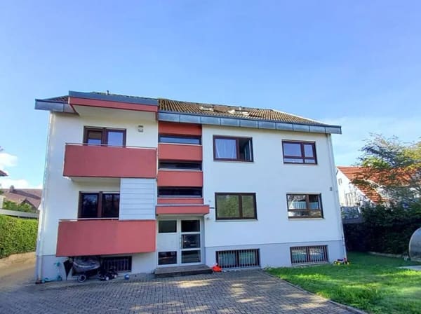 Immobilie in Kirchzarten - Kirchzarten - bezugsfreie 2 ZW mit EBK und zwei Balkonen - Bild 1