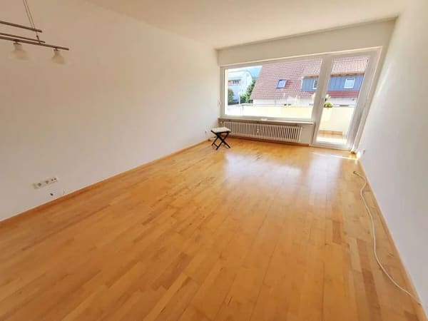 Immobilie in Kirchzarten - Kirchzarten - bezugsfreie 2 ZW mit EBK und zwei Balkonen - Bild 2
