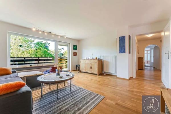 Immobilie in Regenstauf - Seltene Panoramalage-Modernisiertes ZFH mit traumhaftem Weitblick - Bild 1