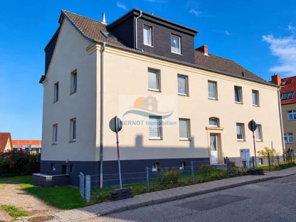 Immobilie in Bergen auf Rügen - Fünf Wohnungen und viele Möglichkeiten – Kapitalanlage mit Entwicklungspotenzial! - Bild 1