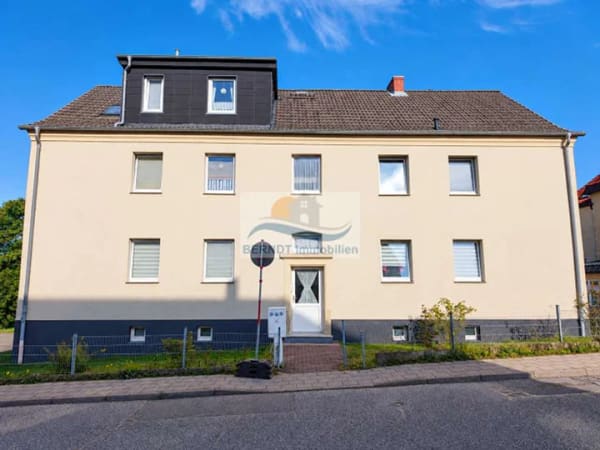 Immobilie in Bergen auf Rügen - Fünf Wohnungen und viele Möglichkeiten – Kapitalanlage mit Entwicklungspotenzial! - Bild 2