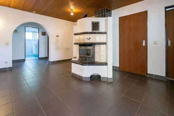 Immobilie in Berghülen - Großzügige 4,5-Zimmer-Erdgeschosswohnung mit Terrasse und Garage - Bild 1