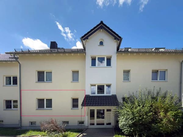 Immobilie in Oelsnitz/Erzgeb. - Vermietete 3-Zimmer-Eigentumswohnung mit Terrasse und Tiefgaragenstellplatz - Bild 1