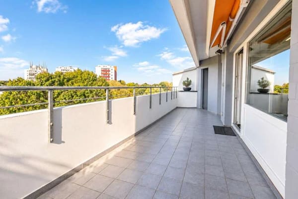 Immobilie in Buxtehude - Renovierte 2-Zimmer-Wohnung mit großem Balkon, Garage & Fahrstuhl in Buxtehude - Bild 0