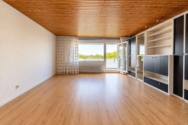 Immobilie in Buxtehude - Renovierte 2-Zimmer-Wohnung mit großem Balkon, Garage & Fahrstuhl in Buxtehude - Bild 3