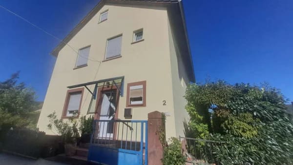 Immobilie in Miltenberg - Freistehendes  Einfamilienhaus in Miltenberg mit Nebengebäude und großem Grundstück  - Bild 1