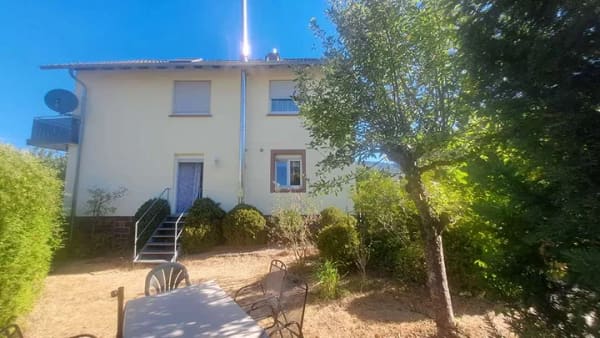 Immobilie in Miltenberg - Freistehendes  Einfamilienhaus in Miltenberg mit Nebengebäude und großem Grundstück  - Bild 2