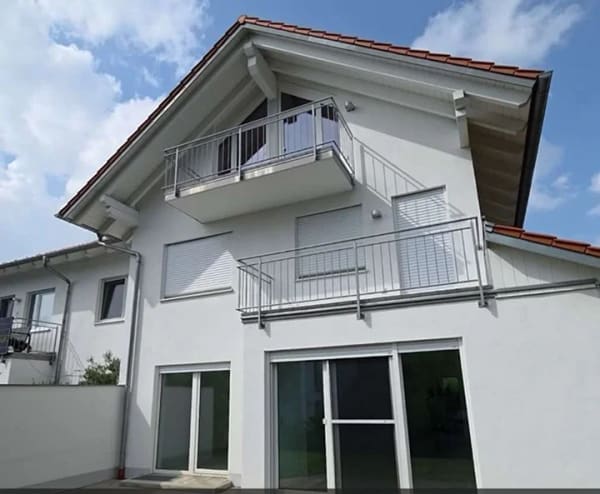 Immobilie in Greifenberg - Repräsentative Doppelhaushälfte nähe Ammersee mit Bergblick incl. kann sofort bezogen werden - Bild 0