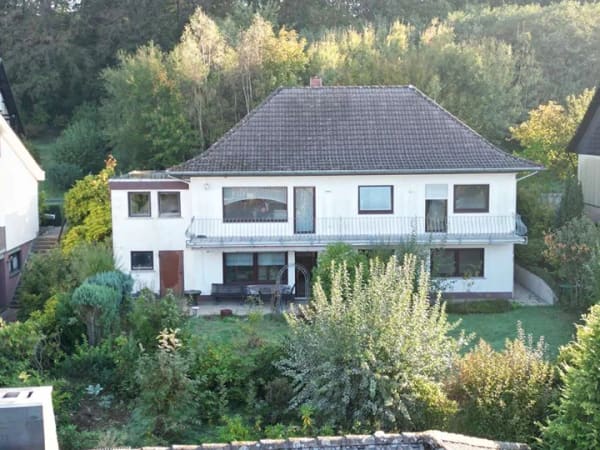 Immobilie in Hilgert - Einfamilienhaus mit Anliegerwohnung, Balkon, Garten und Garage in Hilgert - Bild 0