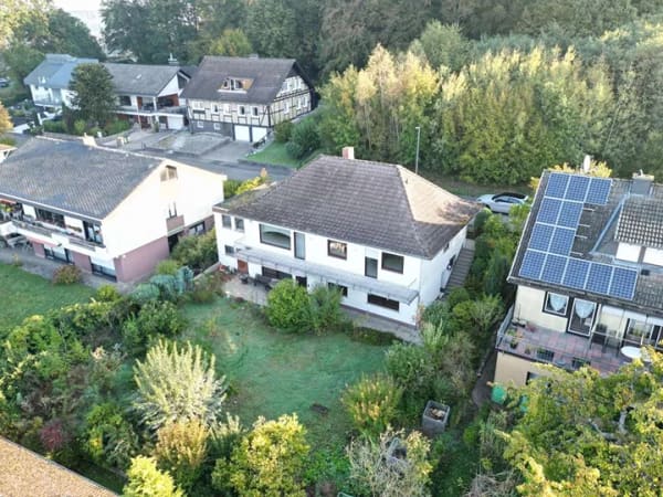 Immobilie in Hilgert - Einfamilienhaus mit Anliegerwohnung, Balkon, Garten und Garage in Hilgert - Bild 1