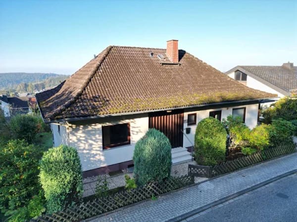 Immobilie in Hilgert - Einfamilienhaus mit Anliegerwohnung, Balkon, Garten und Garage in Hilgert - Bild 2