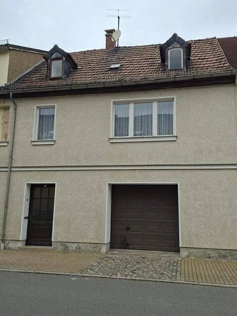 Immobilie in Glauchau - Kleines Reihenhaus mit Garage in ruhiger Lage - Bild 0