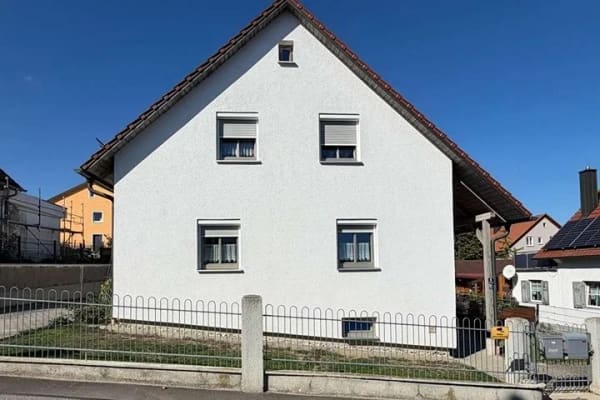 Immobilie in Ergoldsbach - Zwei Wohneinheiten. Eine Kapitalanlage. - Bild 2