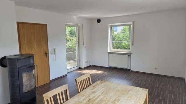 Immobilie in Mainburg - Eigentum statt Miete – ansprechende Wohnung (1.OG) in 3-Parteien-Haus - Bild 0