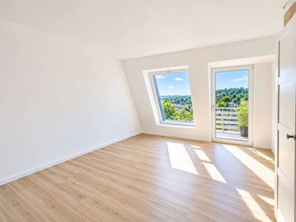 Immobilie in Velten - TOP-Zustand – 2022 sanierte Dachgeschosswohnung mit Westbalkon und Stellplatz - Bild 2