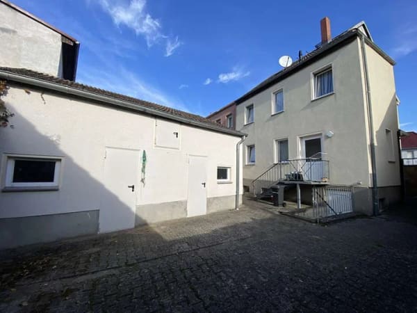 Immobilie in Kalbe (Milde) - ++ 2 PARTEIENHAUS mit Nebengelass und GARTEN ++ - Bild 1