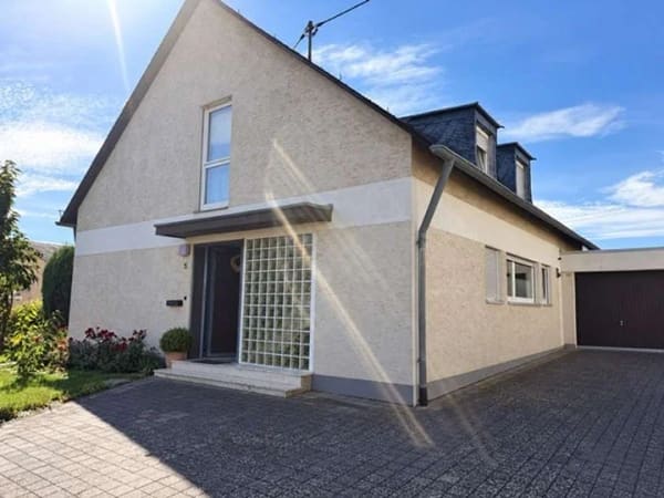 Immobilie in Polch - Licht, Raum und Sonnenterrasse – Einfamilienhaus in Polch - Bild 1