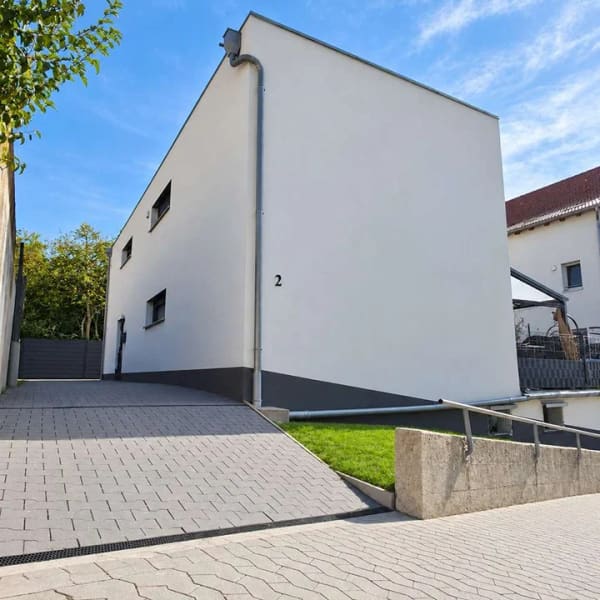 Immobilie in Dietenhofen - [PROVISIONSFREI] Helle 4 Zimmer Maisonette mit EBK, überdachter Terrasse und 2 Garagenplätzen - Bild 1