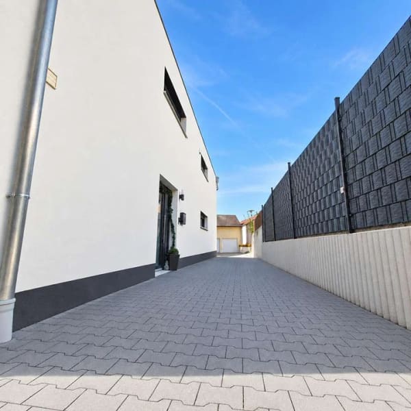 Immobilie in Dietenhofen - [PROVISIONSFREI] Helle 4 Zimmer Maisonette mit EBK, überdachter Terrasse und 2 Garagenplätzen - Bild 2