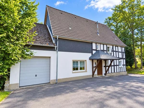 Immobilie in Reichshof - Leben im Grünen: Historisches Anwesen, Quelle, Sauna & großem Selbstversorger-Potenzial auf 230... - Bild 0