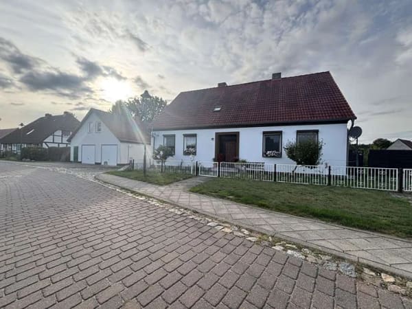 Immobilie in Poseritz - »Wo Geschichte auf Lebens(t)raum trifft – Charmantes Haus von 1903 mit großem Obstgarten« - Bild 0