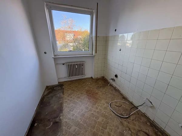 Immobilie in Hirschberg an der Bergstraße - SEHR  SCHÖNE 2-ZIMMER-WOHNUNG MIT BALKON, GARAGE UND KELLER IN LEUTERSHAUSEN ZU VERKAUFEN - Bild 1