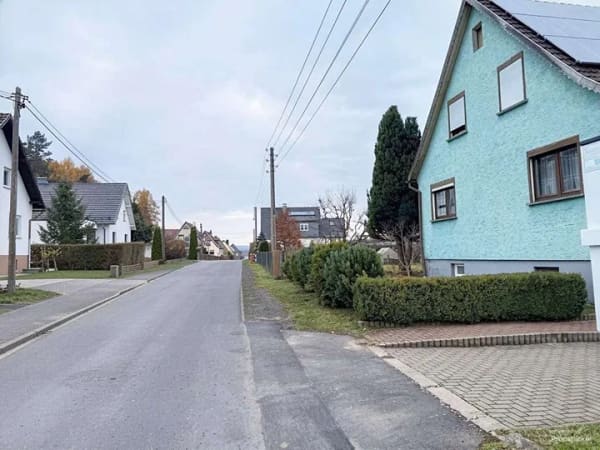 Immobilie in Auengrund - Zweifamilienhaus auf großzügigem Bauland mit zusätzlichem Entwicklungspotenzial - Bild 4