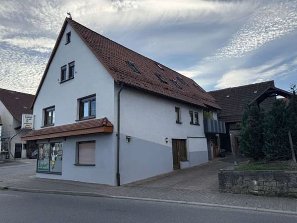 Immobilie in Schefflenz - Großzügiges, gepflegtes Wohn- und Geschäftshaus mit vermieteter Gewerbefläche und Scheune ... - Bild 2