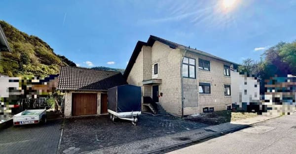 Immobilie in Altenahr - Rohdiamant: Teilsaniertes Einfamilienhaus mit großem Potenzial in Altenburg, Altenahr - Bild 0