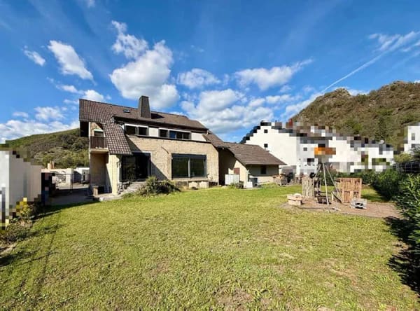 Immobilie in Altenahr - Rohdiamant: Teilsaniertes Einfamilienhaus mit großem Potenzial in Altenburg, Altenahr - Bild 2