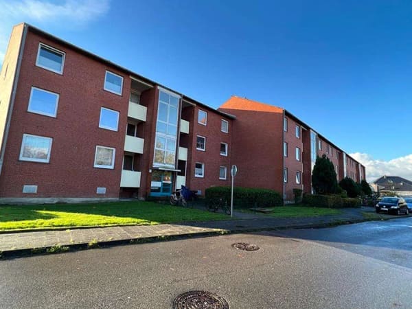 Immobilie in Emden - Renovierungsbedürftige 4-Zi.-ETW im 2.OG in Emden-Barenburg - Bild 0