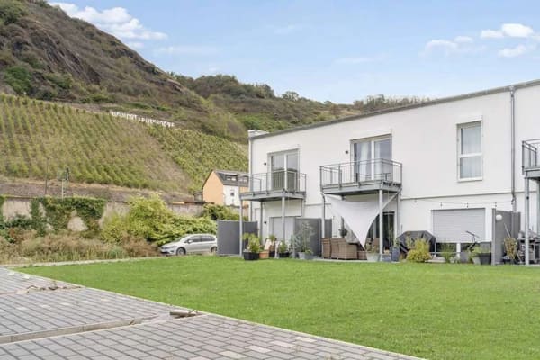 Immobilie in Leutesdorf - Erstbezug: Modernes Wohnen 
mit Rhein- und Weinberg-Flair! - Bild 0