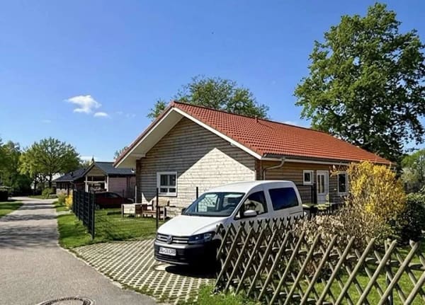 Immobilie in Erfde - Neuwertiger A+-Holzbungalow nahe der Eider - Garten, Feldblick, provisionsfrei - Bild 1