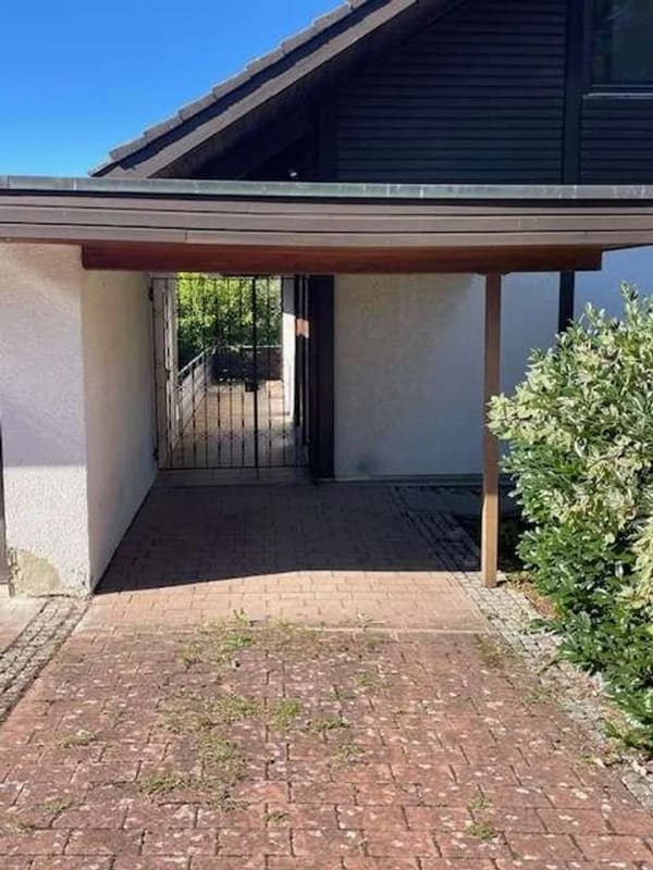 Immobilie in Kusterdingen - Großzügiges Einfamilienhaus mit Einliegerwohnung und Sauna - Bild 1