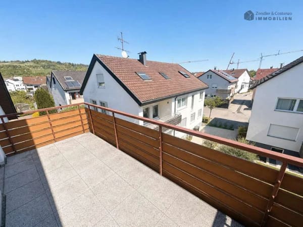Immobilie in Winterbach - RENOVIERTE 2-ZI.-DG-WHG.: ca. 61qm * EBK * Stpl. * Balkon * mod. Bad * sep. WC * Winterbach * - Bild 3