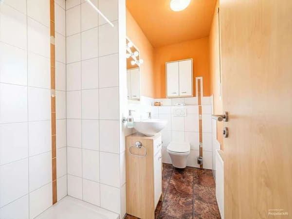 Immobilie in Roggenburg - Südländisches Flair – Einfamilienhaus mit Gartenidylle und Doppelgarage - direkt am Feldrand - Bild 4