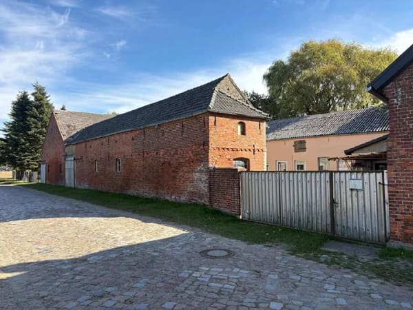 Immobilie in Pirow - 4 Seiten Hof-108m² & 1.388m² Grundstück - Bild 2
