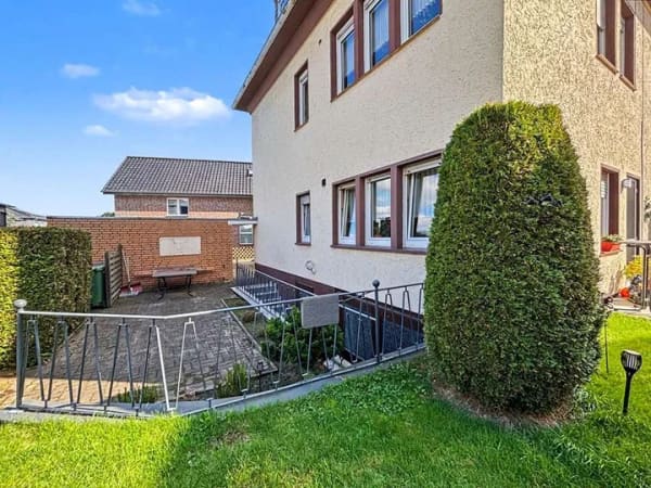 Immobilie in Georgsmarienhütte - 3-Familienhaus in schöner Wohnlage von Georgsmarienhütte-Holzhausen auf einem Erbpachtgrundstück - Bild 1