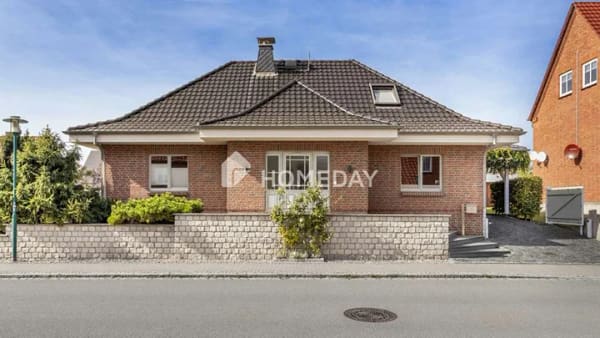 Immobilie in Plau am See - Wo Großzügigkeit auf Gartenliebe trifft – ein Zuhause zum Ankommen - Bild 0