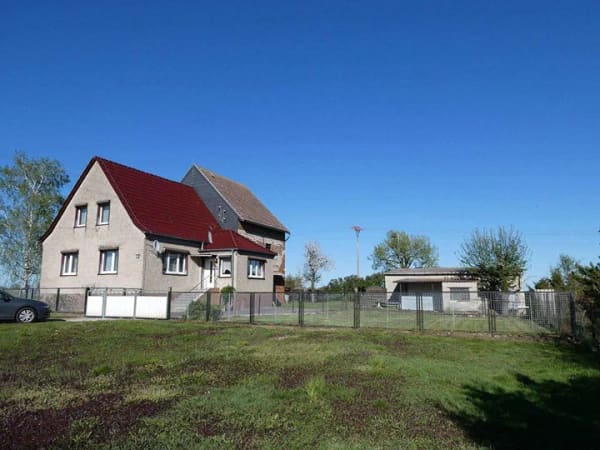 Immobilie in Frankfurt (Oder) - Einfamilienhaus mit großem Nebengelass  mit freiem Blick zum Reitweiner Sporn - Bild 0