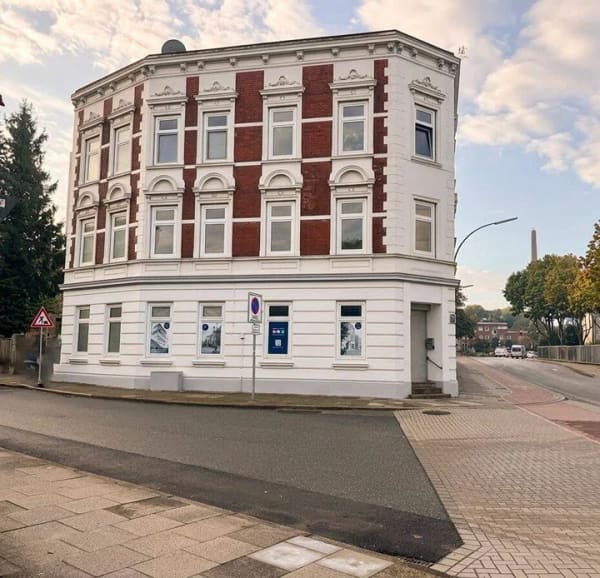 Immobilie in Elmshorn - Attraktives Mehrfamilienhaus- und Geschäftshaus in zentraler Innenstadtlage mit vielseitigem Entwicklungspotenzial - Bild 0