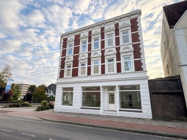 Immobilie in Elmshorn - Attraktives Mehrfamilienhaus- und Geschäftshaus in zentraler Innenstadtlage mit vielseitigem Entwicklungspotenzial - Bild 1