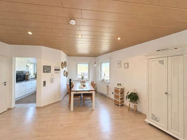 Immobilie in Mehring - Attraktives Einfamilienhaus mit Garten und herrlichem Ausblick! - Bild 2