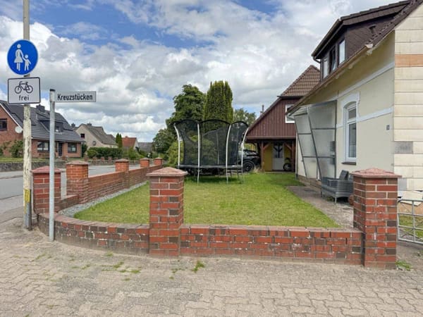 Immobilie in Hohenwestedt - Familien aufgepasst: Großzügiges Wohnhaus mit vielfältigen Nutzungsmöglichkeiten - Bild 2