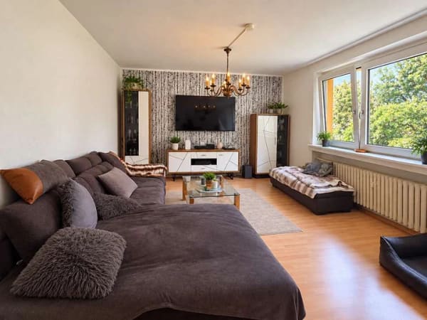 Immobilie in Castrop-Rauxel - Großzügige Wohnung mit Entwicklungspotenzial - Bild 1