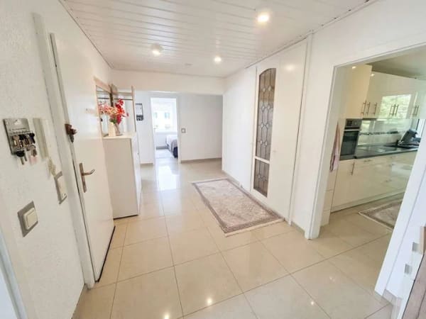 Immobilie in Siegburg - Siegburg-Stallberg: Sonnige 4-Zimmer-Wohnung - Balkon & Aufzug - Bild 4